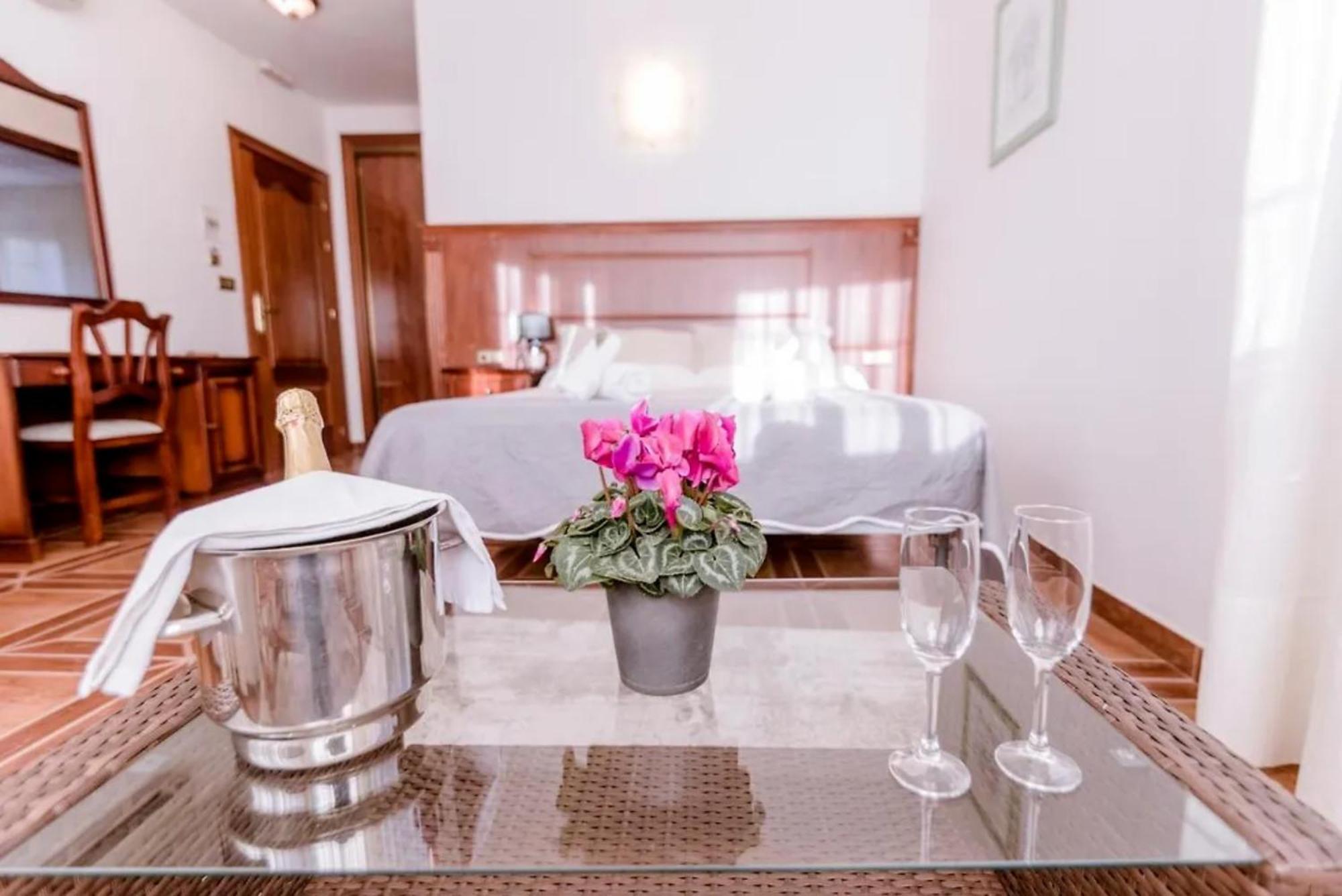 פליגרוס Hospedium Hotel Blu Fonseca מראה חיצוני תמונה